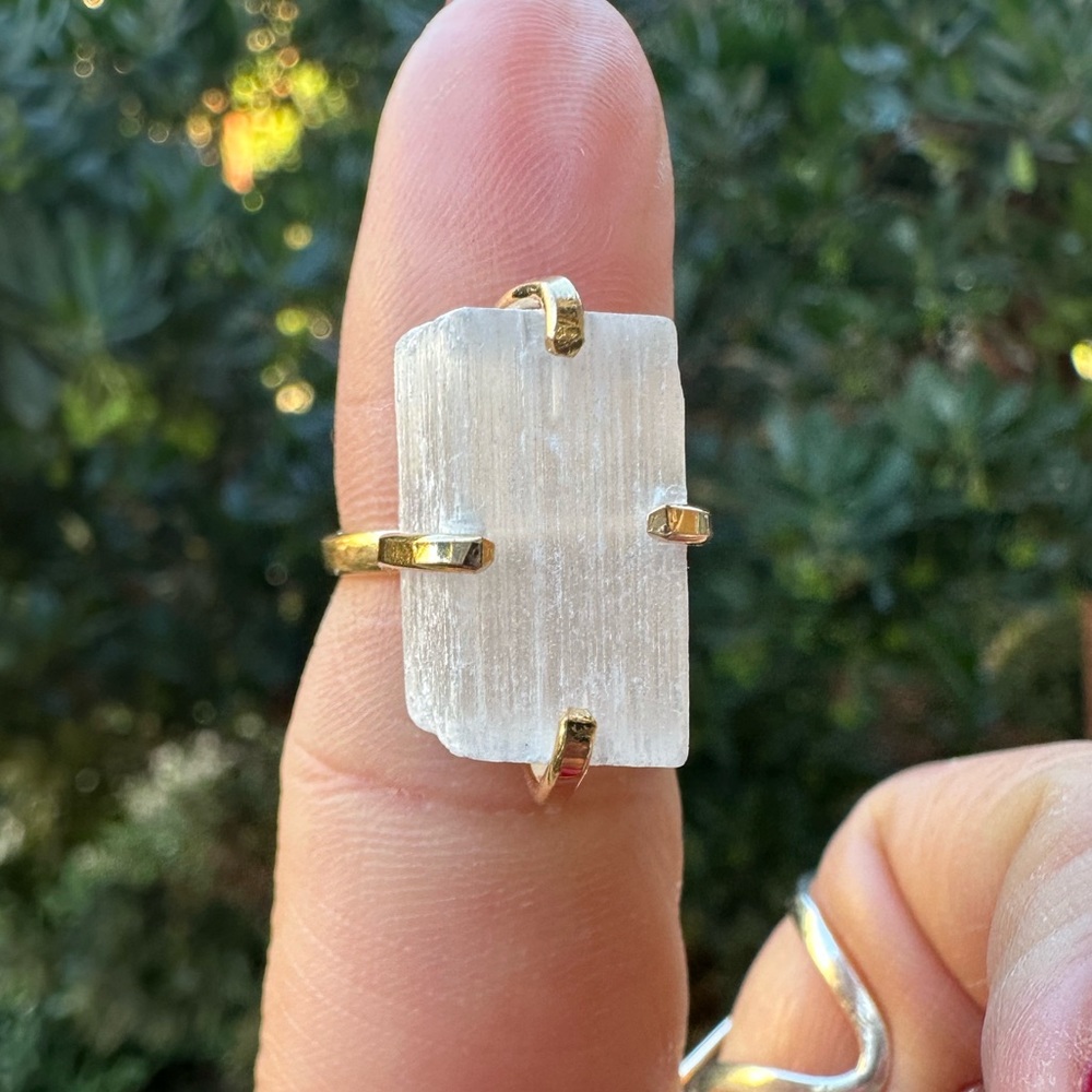 Selenite simple band ring